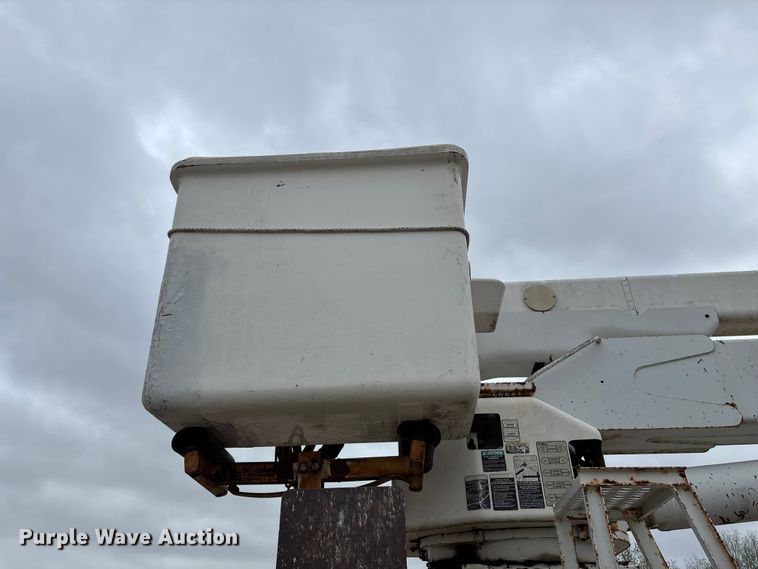 image for item FG0251 2001 Freightliner FL80 bucket truck