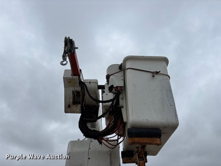 image for item FG0251 2001 Freightliner FL80 bucket truck
