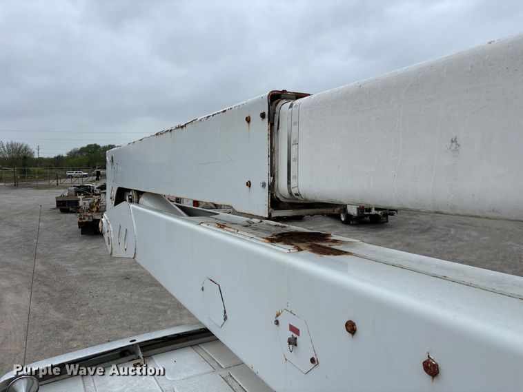 image for item FG0251 2001 Freightliner FL80 bucket truck