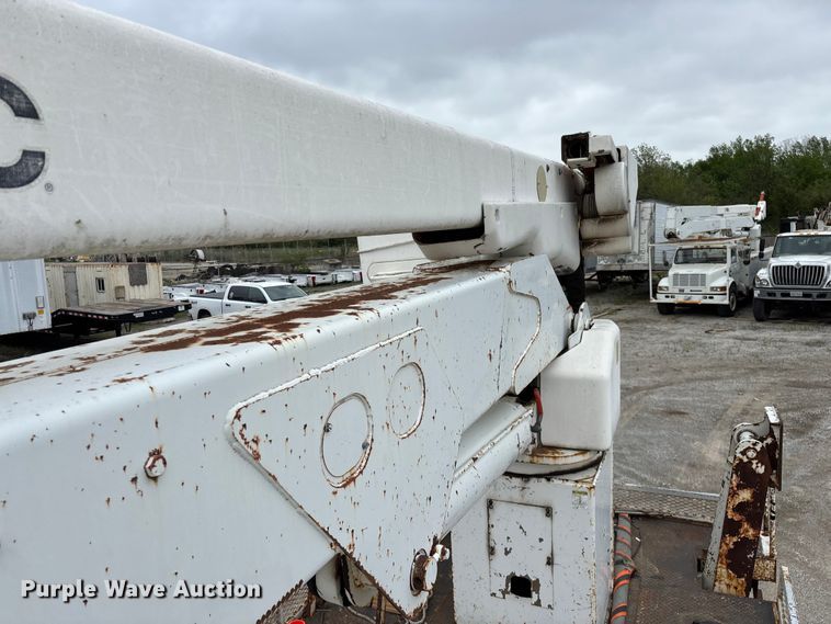 image for item FG0251 2001 Freightliner FL80 bucket truck