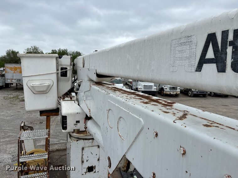 image for item FG0251 2001 Freightliner FL80 bucket truck