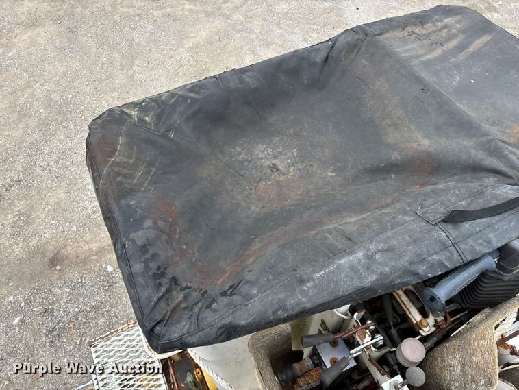 image for item FG0251 2001 Freightliner FL80 bucket truck