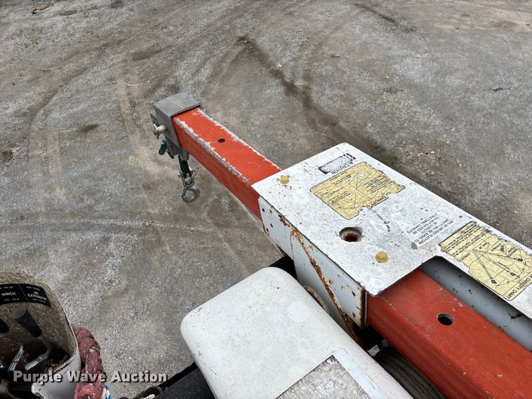image for item FG0251 2001 Freightliner FL80 bucket truck