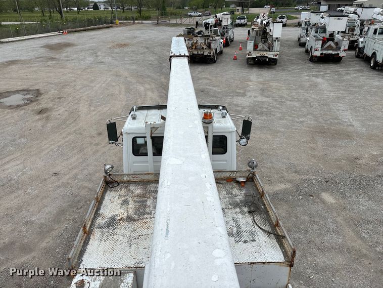 image for item FG0251 2001 Freightliner FL80 bucket truck