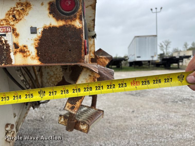 image for item FG0251 2001 Freightliner FL80 bucket truck