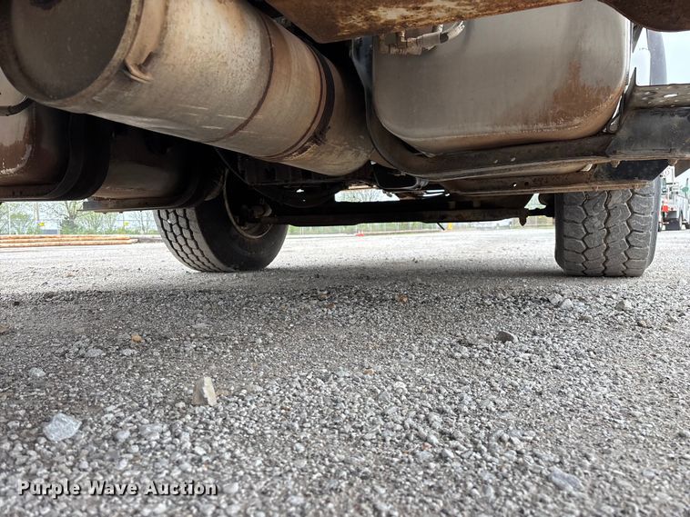 image for item FG0251 2001 Freightliner FL80 bucket truck