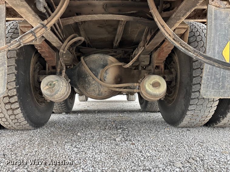 image for item FG0251 2001 Freightliner FL80 bucket truck