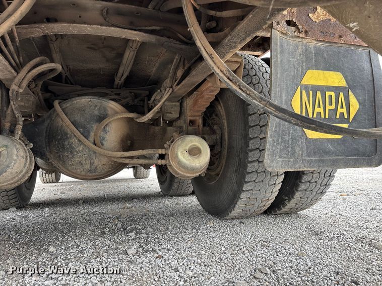 image for item FG0251 2001 Freightliner FL80 bucket truck