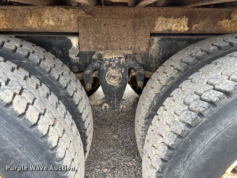 image for item FG0251 2001 Freightliner FL80 bucket truck