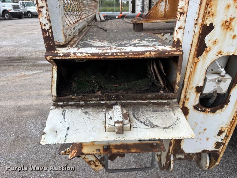 image for item FG0251 2001 Freightliner FL80 bucket truck