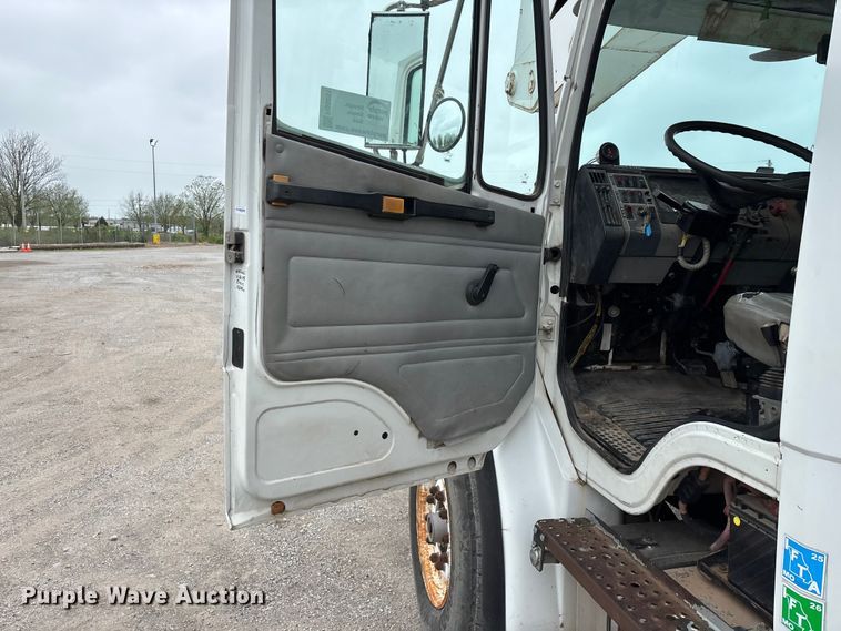 image for item FG0251 2001 Freightliner FL80 bucket truck