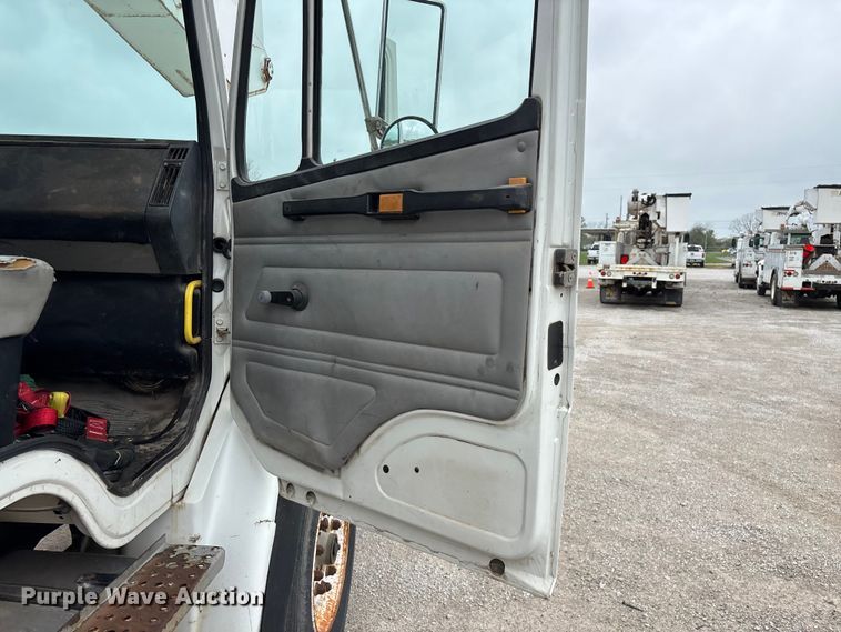 image for item FG0251 2001 Freightliner FL80 bucket truck