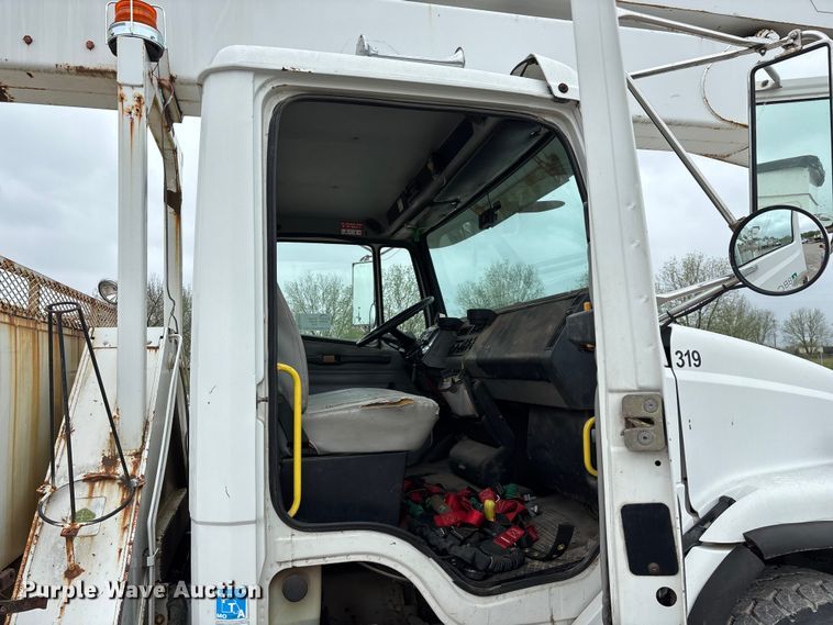 image for item FG0251 2001 Freightliner FL80 bucket truck