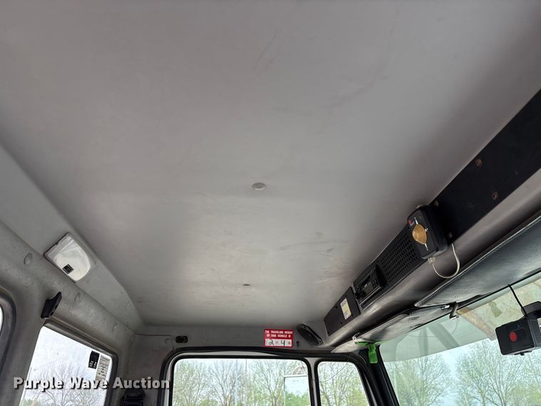image for item FG0251 2001 Freightliner FL80 bucket truck