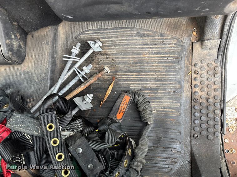 image for item FG0251 2001 Freightliner FL80 bucket truck