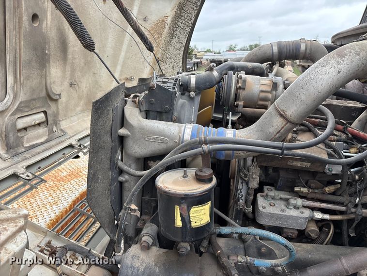 image for item FG0251 2001 Freightliner FL80 bucket truck