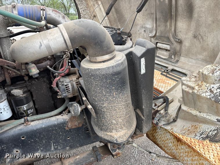 image for item FG0251 2001 Freightliner FL80 bucket truck