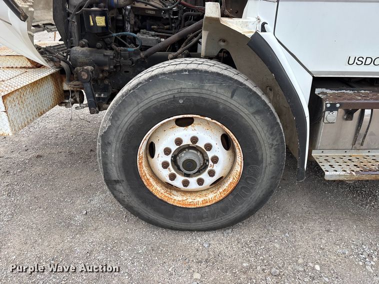 image for item FG0251 2001 Freightliner FL80 bucket truck