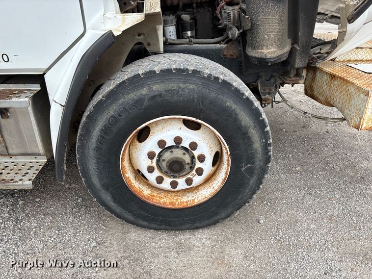 image for item FG0251 2001 Freightliner FL80 bucket truck