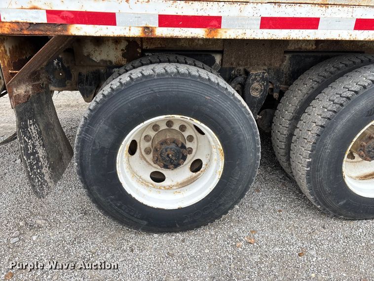 image for item FG0251 2001 Freightliner FL80 bucket truck