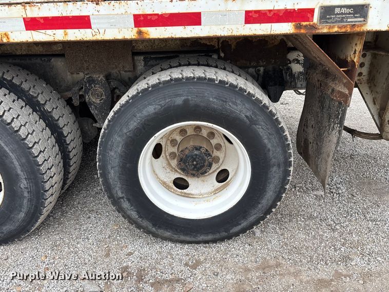 image for item FG0251 2001 Freightliner FL80 bucket truck