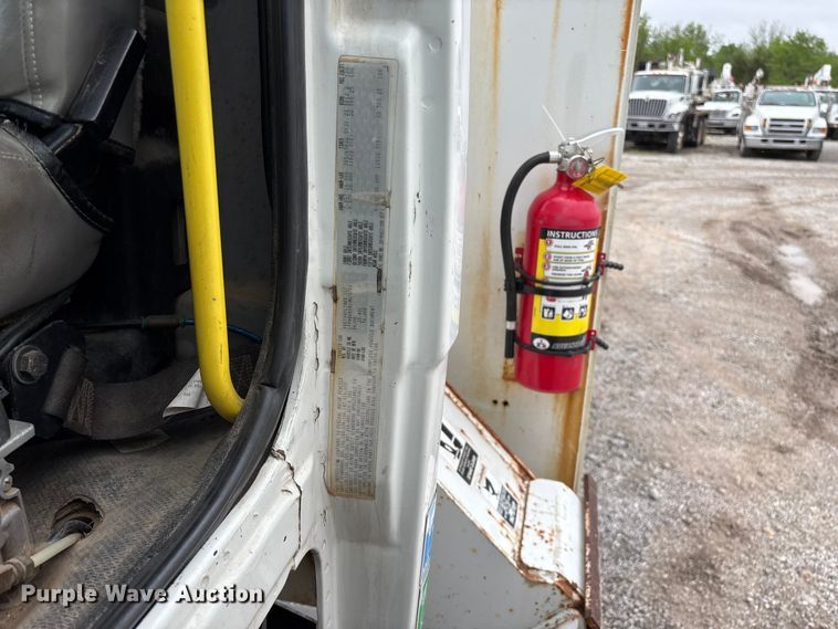 image for item FG0251 2001 Freightliner FL80 bucket truck