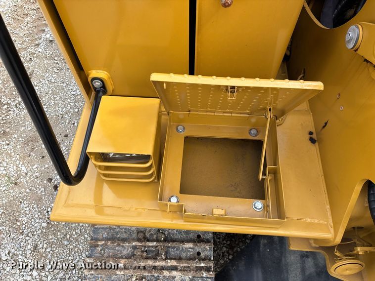 image for item FG0256 2018 Caterpillar 307E2 mini excavator