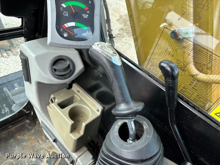 image for item FG0256 2018 Caterpillar 307E2 mini excavator