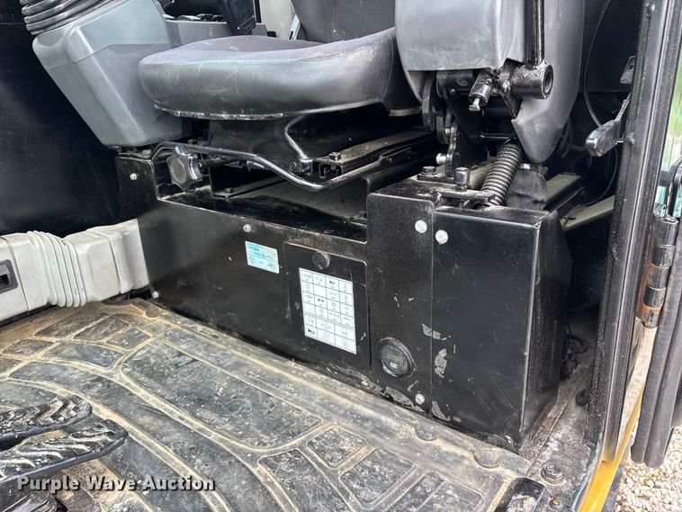 image for item FG0256 2018 Caterpillar 307E2 mini excavator