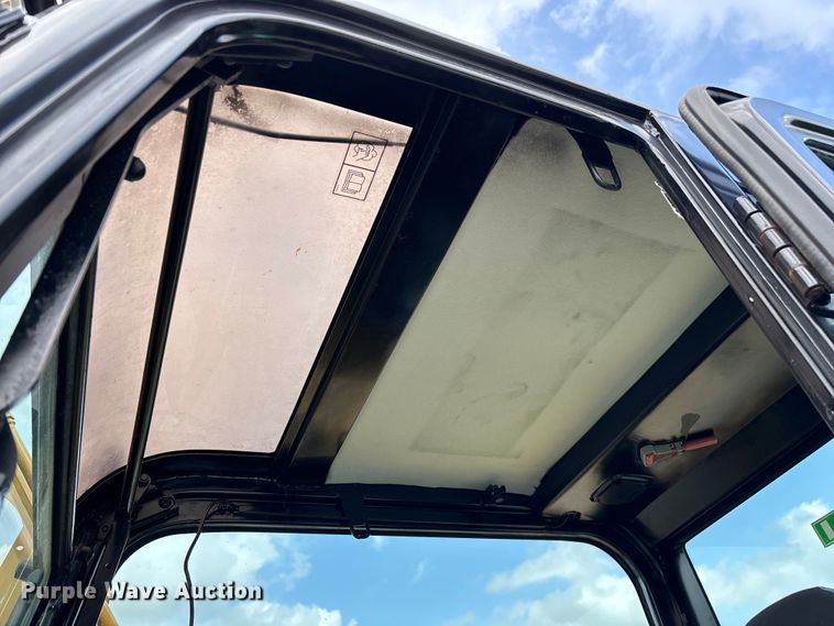 image for item FG0256 2018 Caterpillar 307E2 mini excavator