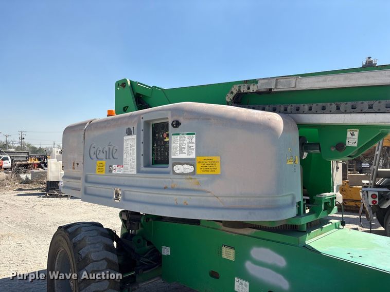 image for item FG2825 2007 Genie S-85 boom lift