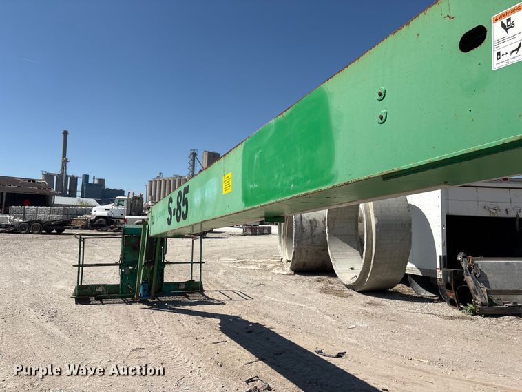 image for item FG2825 2007 Genie S-85 boom lift