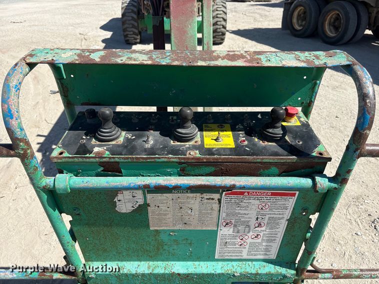 image for item FG2825 2007 Genie S-85 boom lift