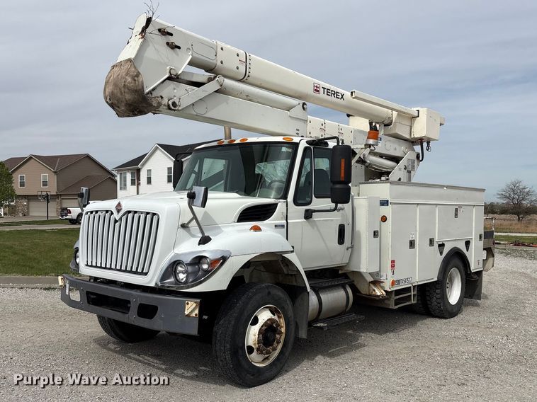 image for item FG2877 2012 International 7400 SBA Bucket truck