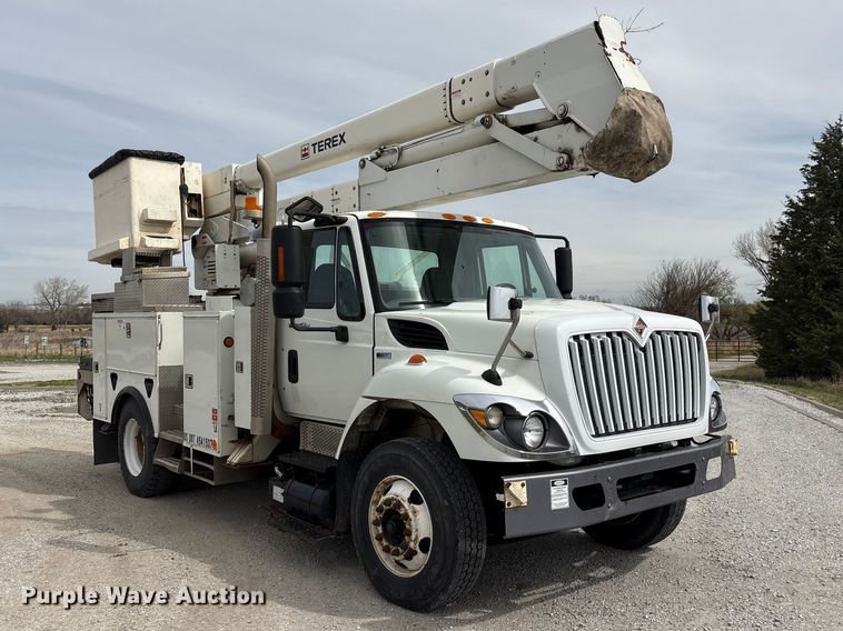 image for item FG2877 2012 International 7400 SBA Bucket truck