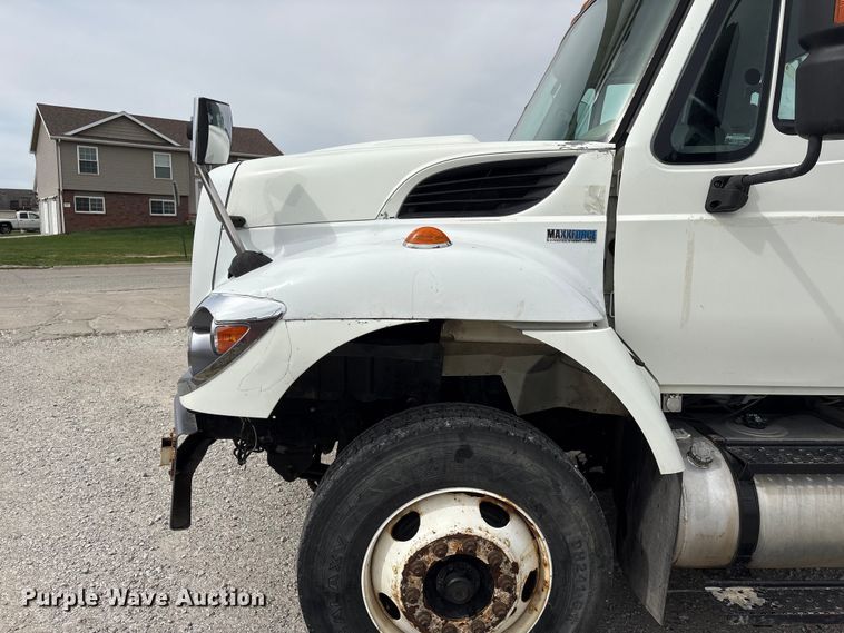 image for item FG2877 2012 International 7400 SBA Bucket truck