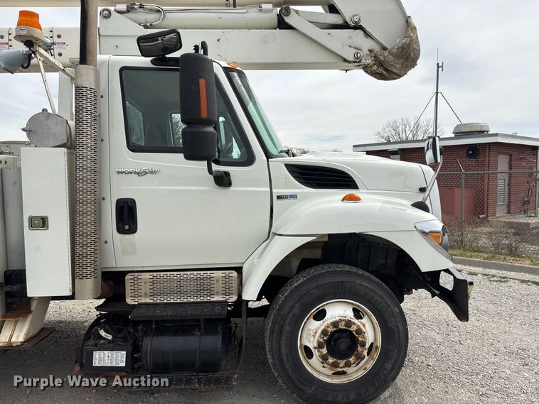 image for item FG2877 2012 International 7400 SBA Bucket truck