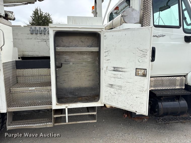 image for item FG2877 2012 International 7400 SBA Bucket truck