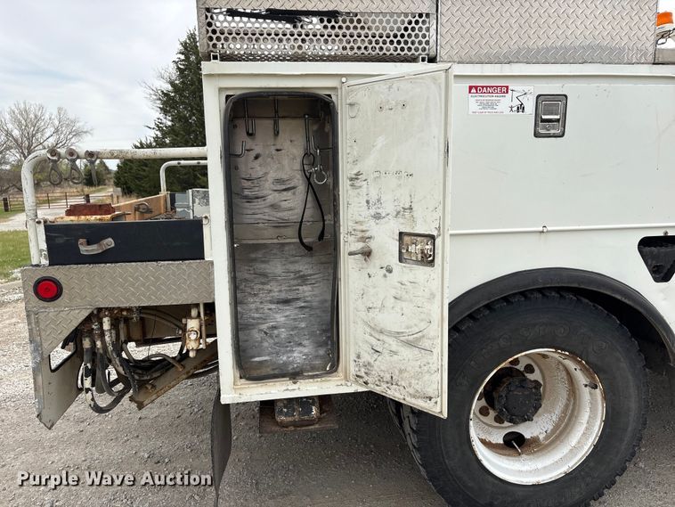 image for item FG2877 2012 International 7400 SBA Bucket truck