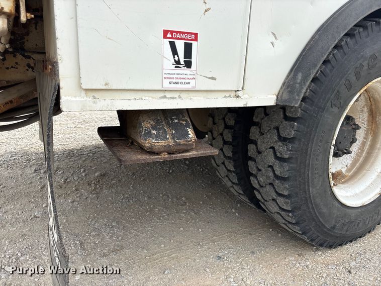 image for item FG2877 2012 International 7400 SBA Bucket truck