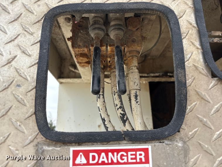 image for item FG2877 2012 International 7400 SBA Bucket truck