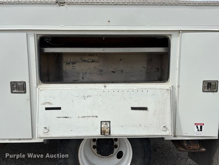 image for item FG2877 2012 International 7400 SBA Bucket truck