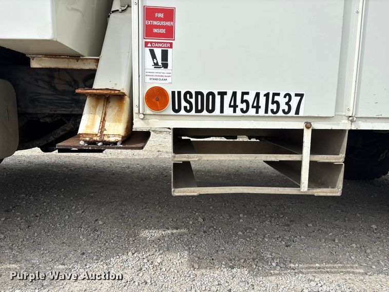 image for item FG2877 2012 International 7400 SBA Bucket truck