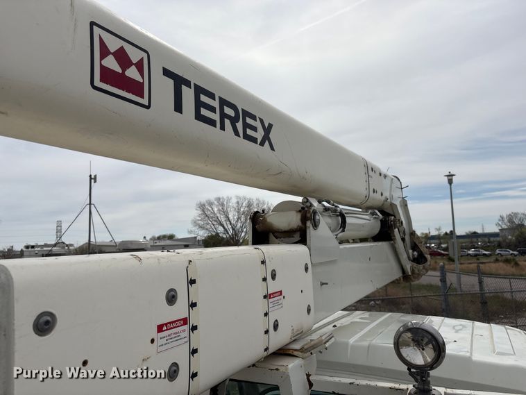 image for item FG2877 2012 International 7400 SBA Bucket truck