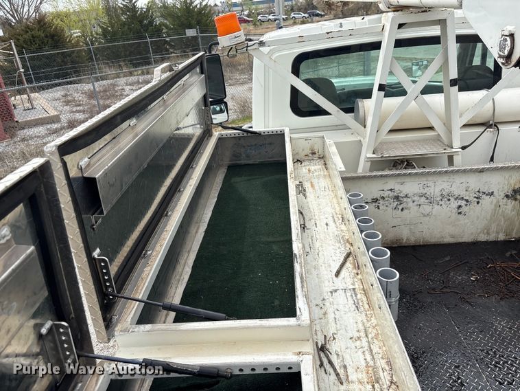 image for item FG2877 2012 International 7400 SBA Bucket truck