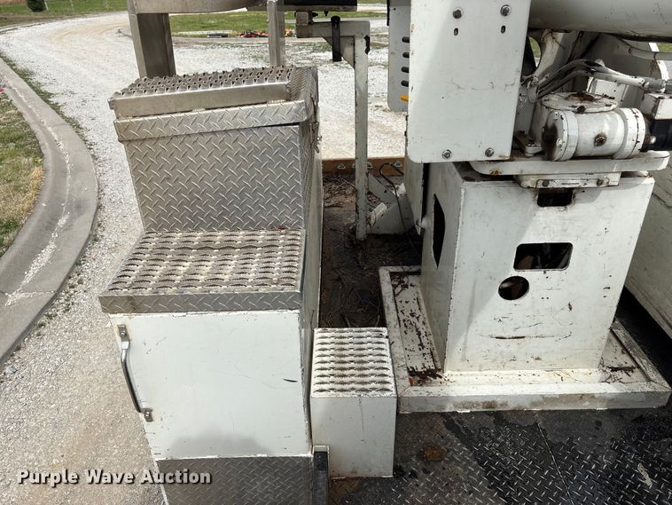 image for item FG2877 2012 International 7400 SBA Bucket truck