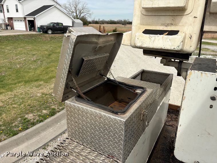 image for item FG2877 2012 International 7400 SBA Bucket truck