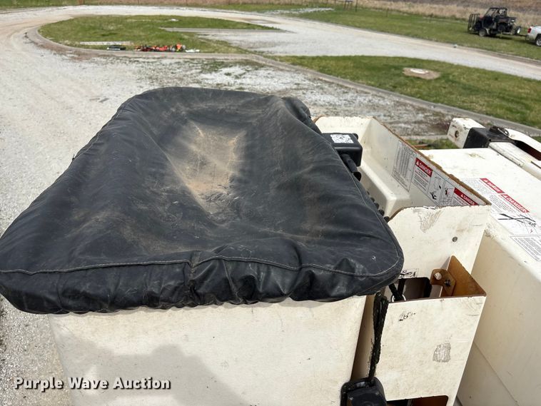 image for item FG2877 2012 International 7400 SBA Bucket truck