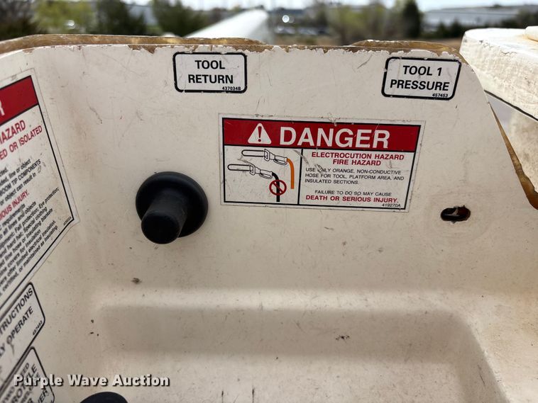 image for item FG2877 2012 International 7400 SBA Bucket truck