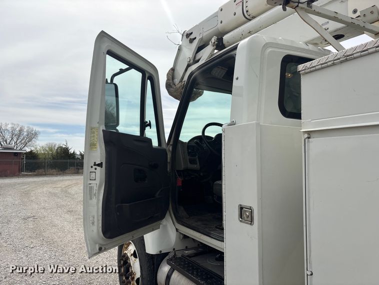 image for item FG2877 2012 International 7400 SBA Bucket truck